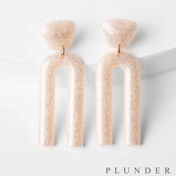 New Plunder “Warrior” Acrylic Arch Earrings (2") - Picture 1 of 5